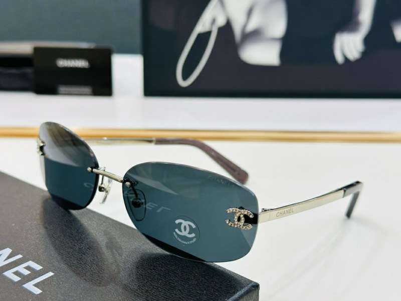 Picture of Chanel Sunglasses _SKUfw57313052fw